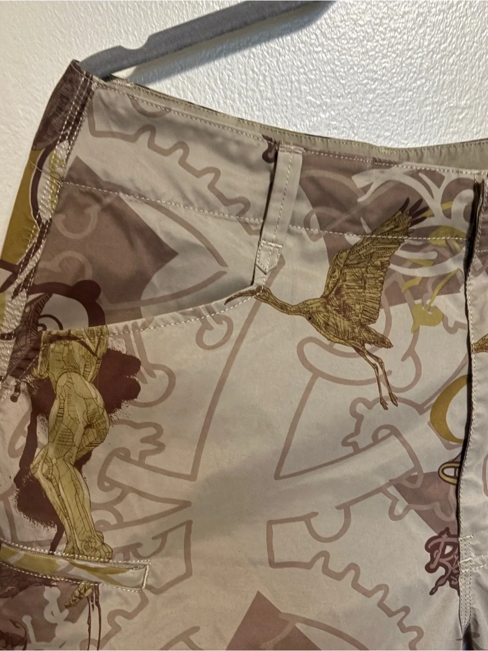 Reef Vintage AOP Tribal Graphic Green Brown Board Shorts 32 Retro Surf